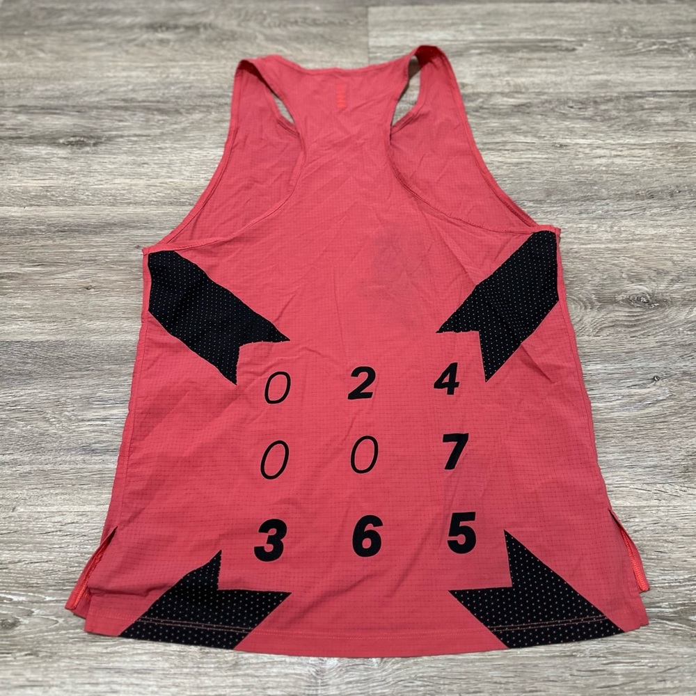 Under Armour mens run anywhere singlet size medium fitted no tags - Picture 5 of 5